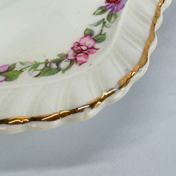 Johnson Bros England Old English Queen's Bouquet Dinner Plate Floral Center Gold - Picture 7 of 10